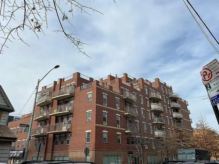 3506 Leavitt St #5C — Photo 1