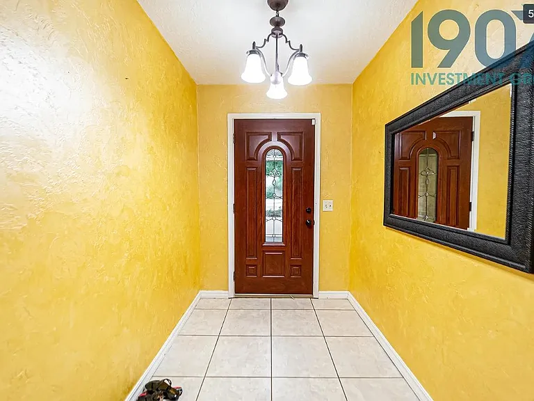4405 Manchester Ct — Photo 5