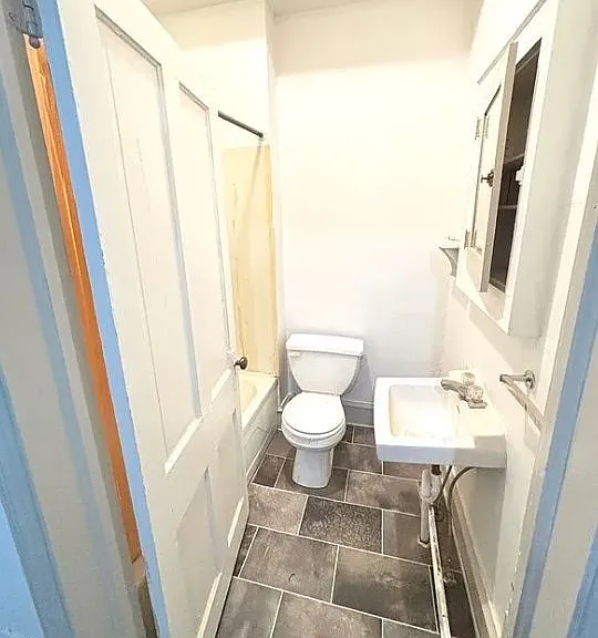 154 E Walnut St #1 — Photo 2