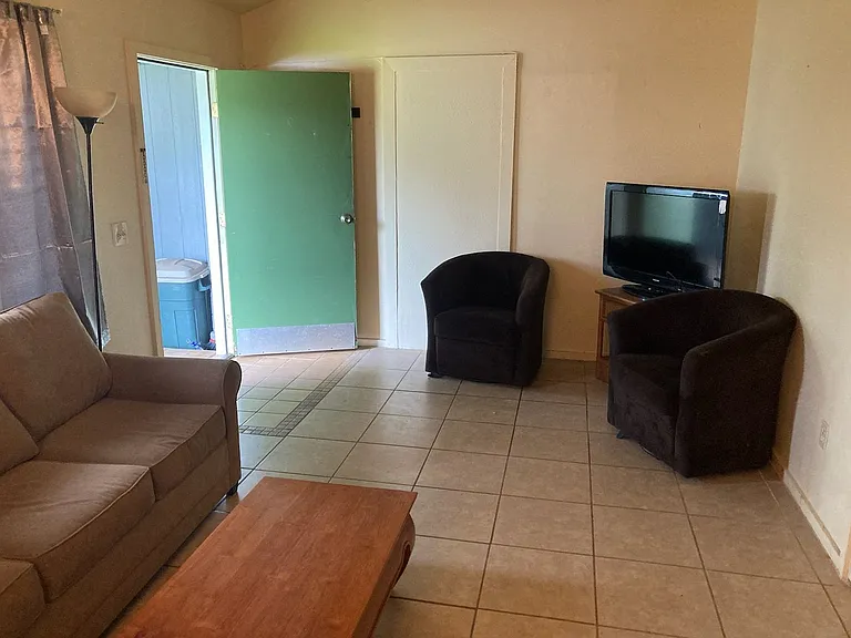 6915 Lekia Pl — Photo 3