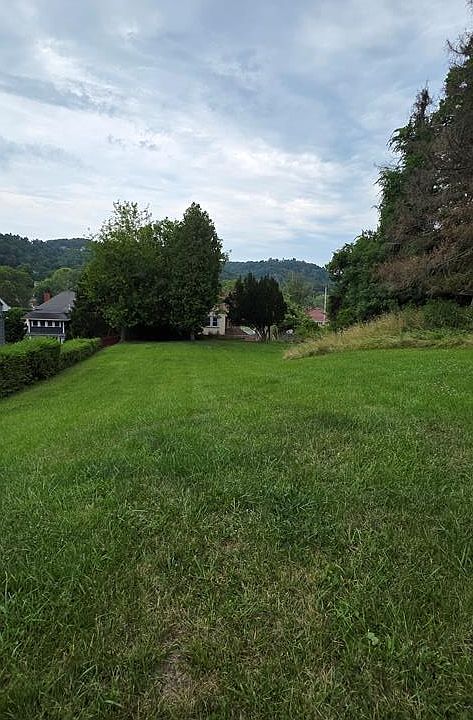 1st image of 891 Ivy Avenue