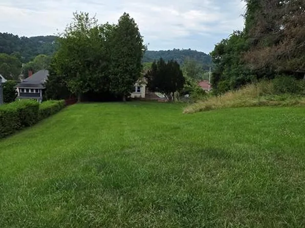891 Ivy Avenue, Wheeling, WV 26003