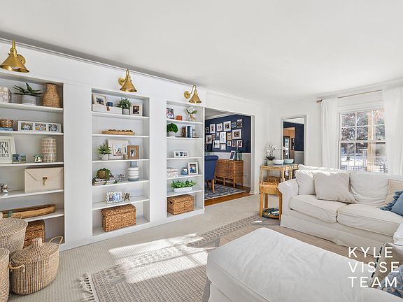 5th image of 7401 Treeline Dr SE