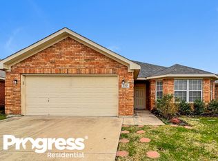 2321 Rushing Springs Dr, Fort Worth, TX 76118