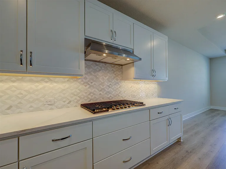 1929 Montella Way — Photo 17