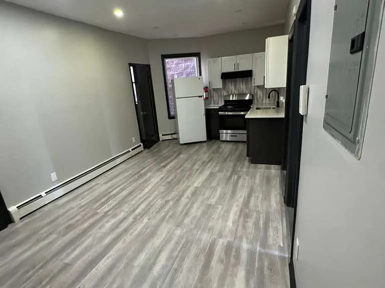 305-306 Magnolia Ave #5 — Photo 3