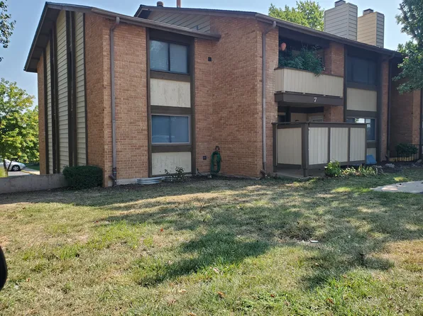 7 Fairways Cir #C, Saint Charles, MO 63303