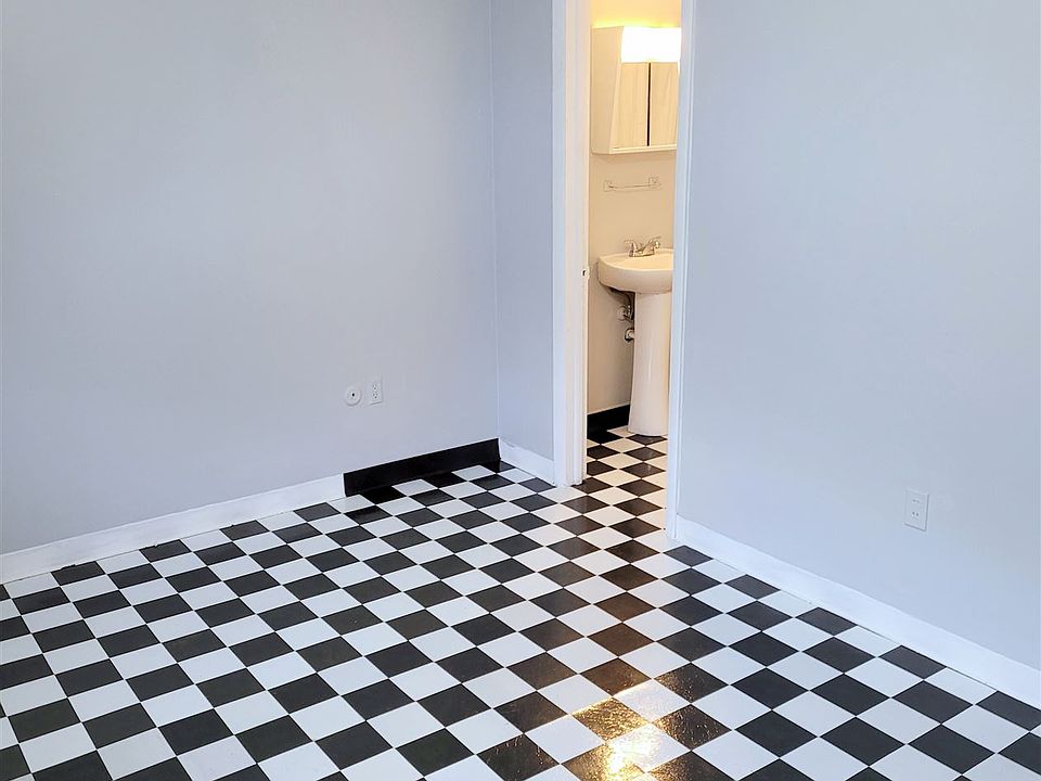Bathroom off Bedroom