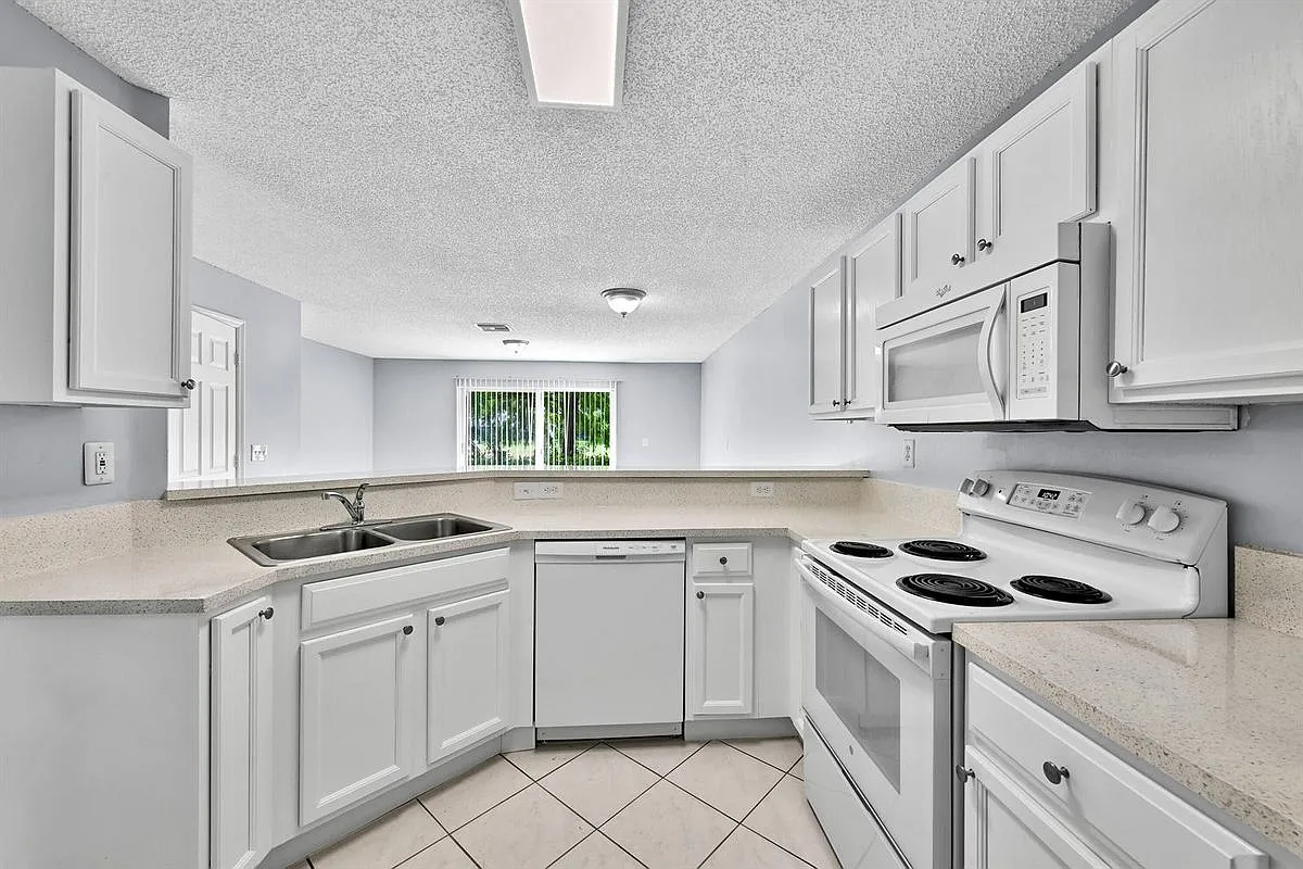 2 bed, 3.0 bath, 1155 sqft, $2,550 — Photo 4