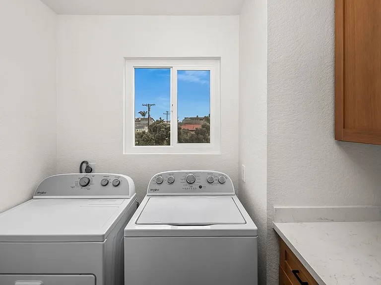 152 Evergreen Ave #4 — Photo 38