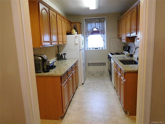 4th image of 14 Westview Ave APT 410