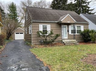 402 Radcliffe Rd, Syracuse, NY 13214