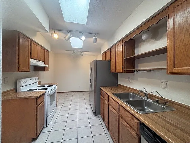1901 Calle Miquela — Photo 10