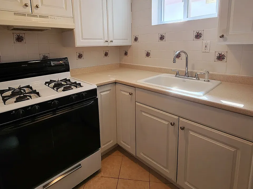 140-12 14th Ave #1