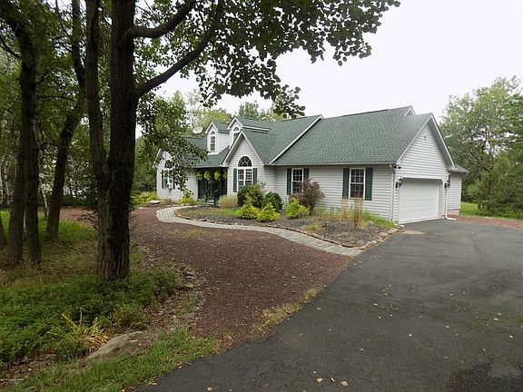 2nd image of 562 Scenic Dr