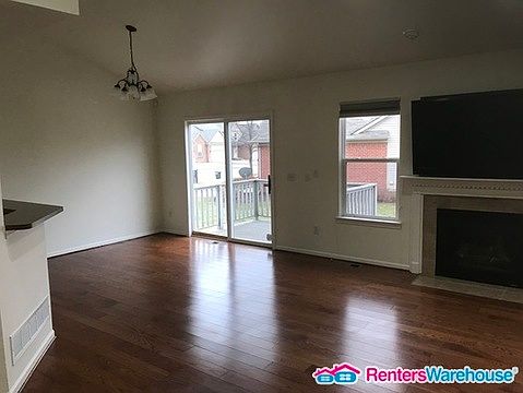 2nd image of 2274 Woodale Ave