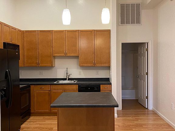 2nd image of 115 W Washington St APT 2D