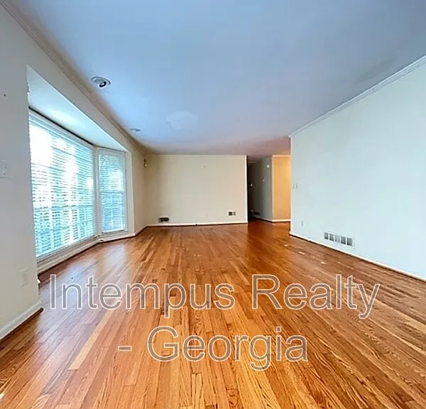 3474 Sunderland Cir NE — Photo 8