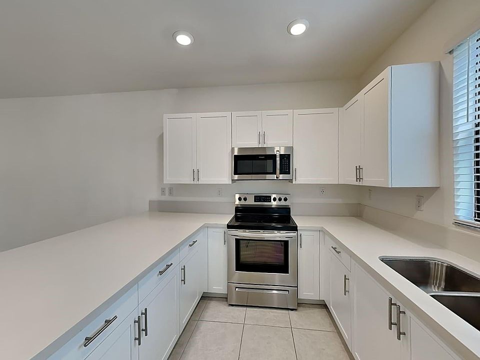 1st image of 2851 SW 15th Ave #15