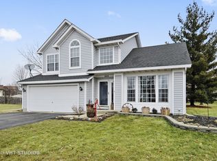 606 Berkshire Ct, Oswego, IL 60543