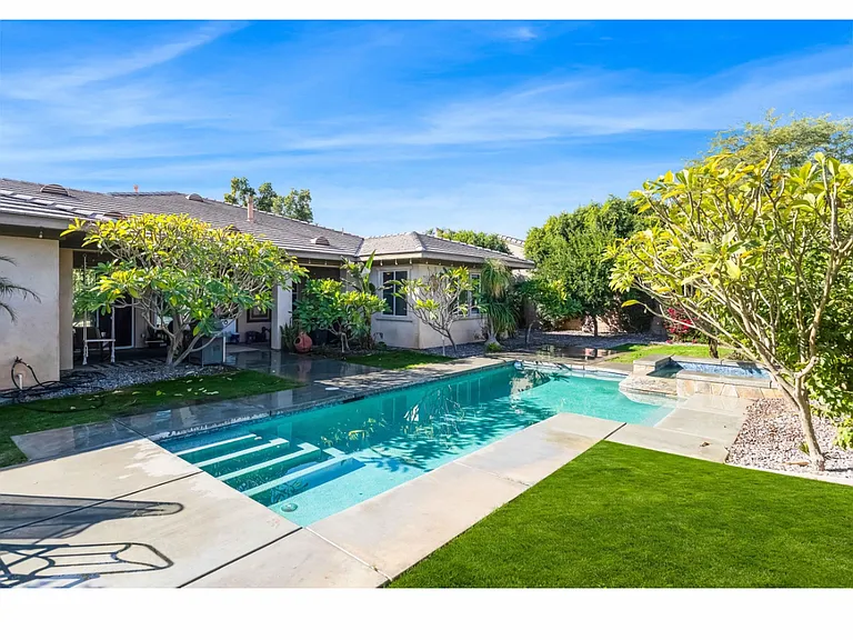 79720 Amalfi Dr — Photo 17