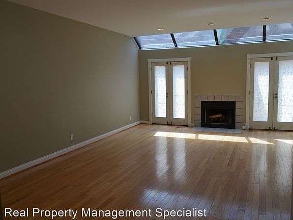 5th image of 4376 Maryland Ave APT B2