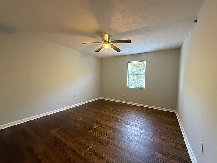 2 bed, 2.0 bath, 1096 sqft, $995 — Photo 2