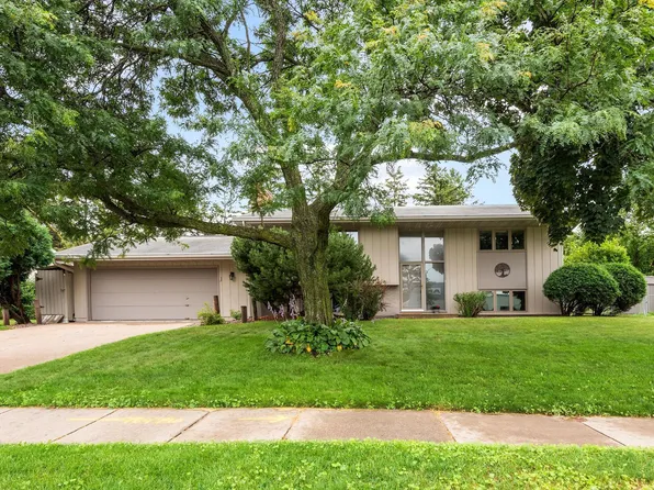 8717 49th Ave N, New Hope, MN 55428