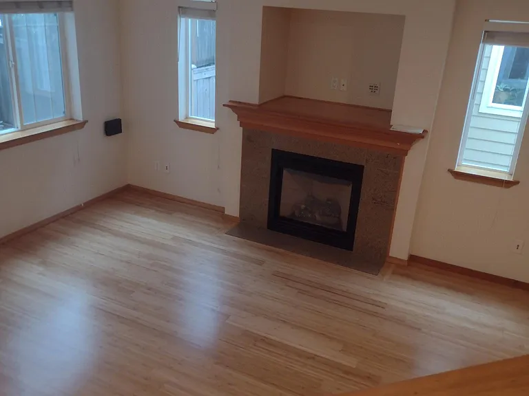 4703 S Morgan St — Photo 4