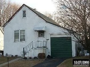 2883 Yale Pl, Baldwin, NY 11510