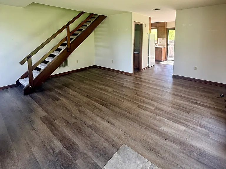 138 Valley View Dr #15 — Photo 2