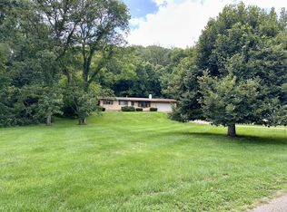 895 Thenius Rd, Sparland, IL 61565