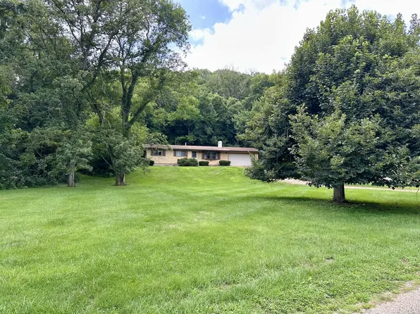 895 Thenius Rd, Sparland, IL 61565