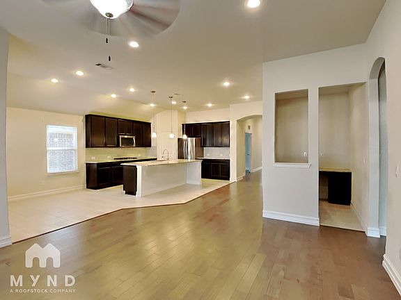 5th image of 617 Windward Dr