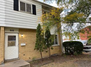 952 N Virginia Ln #0, Elmhurst, IL 60126