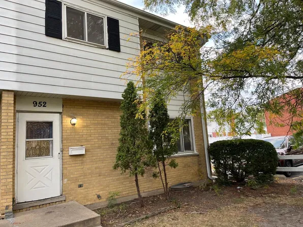 952 N Virginia Ln, Elmhurst, IL 60126