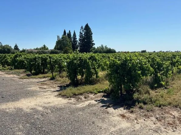 20283 N Kennefick Rd, Acampo, CA 95220