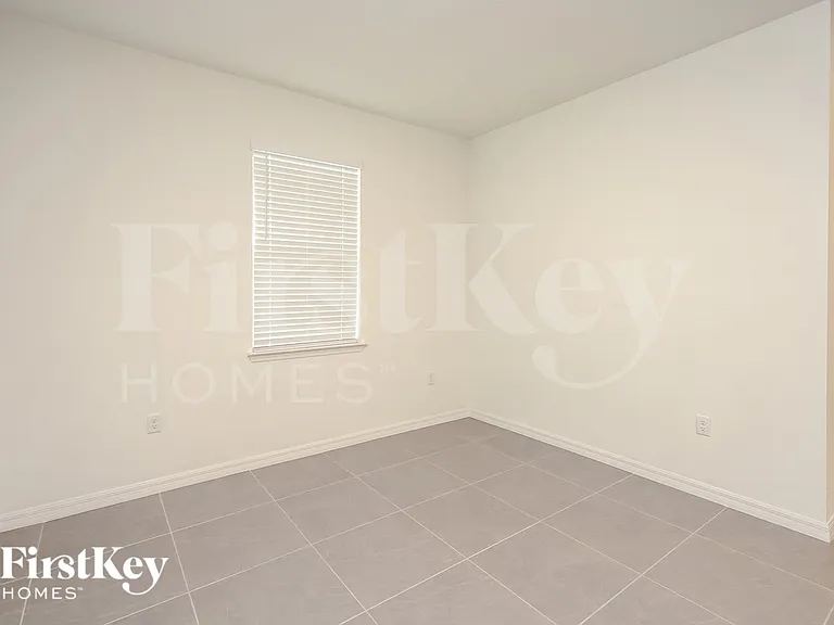 356 Corbel Ln — Photo 13