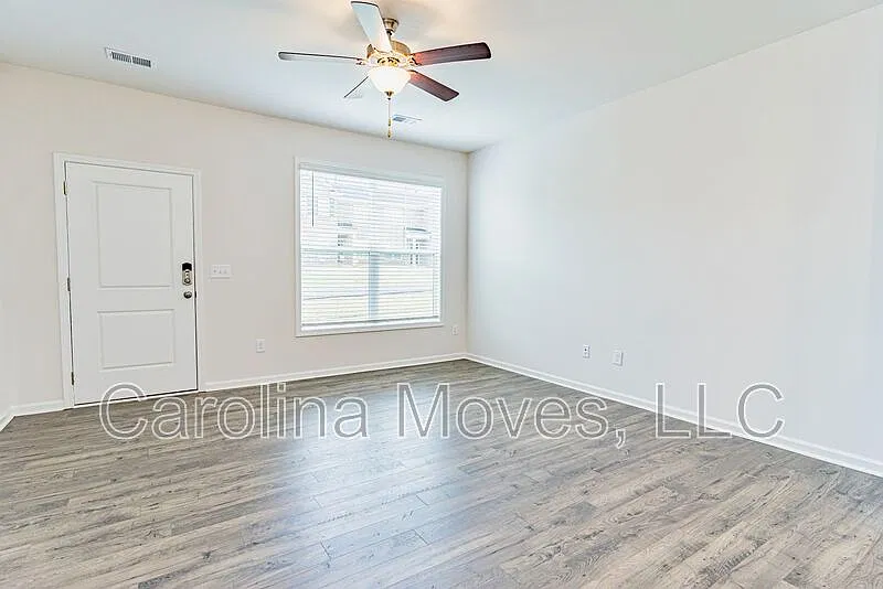 3 bed, 2.5 bath, 1881 sqft, $1,750 — Photo 2