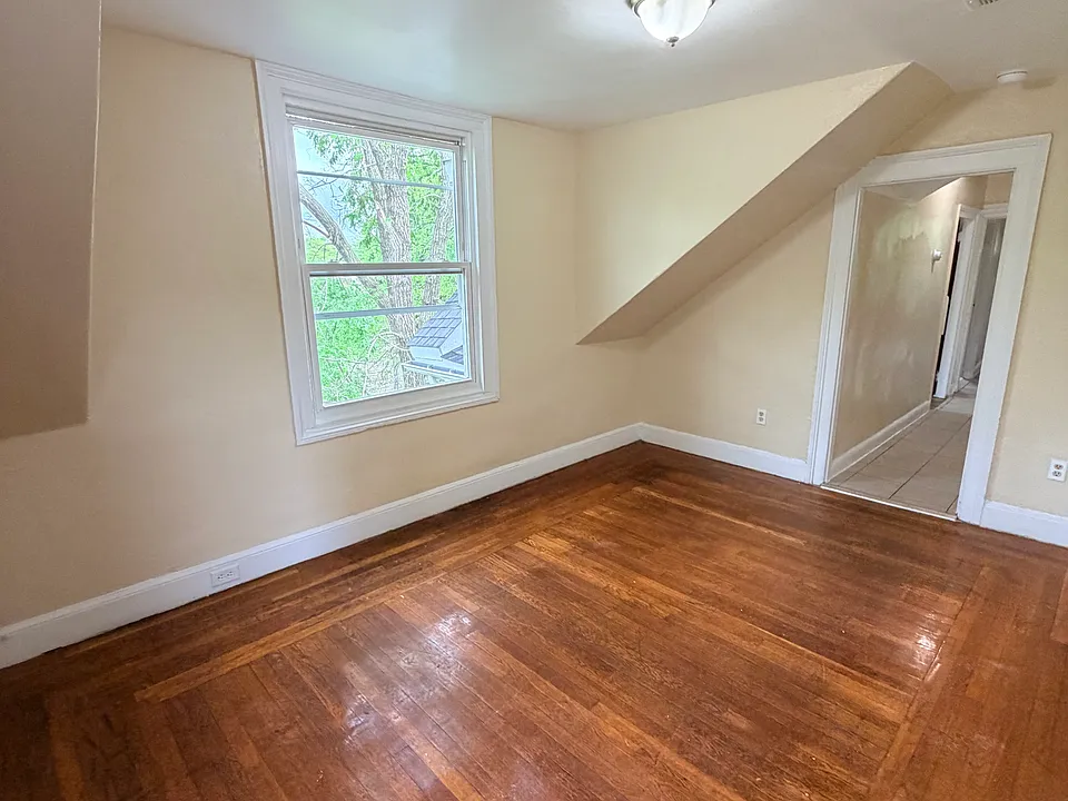 111 Bristol St #3L