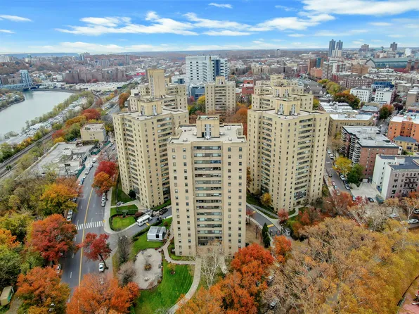 1 Fordham Hill Oval image 34 of 43