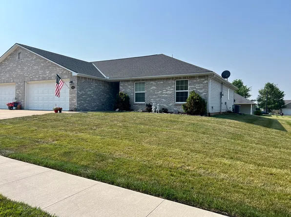 1422 Reynolds Rd, Marshall, MO 65340