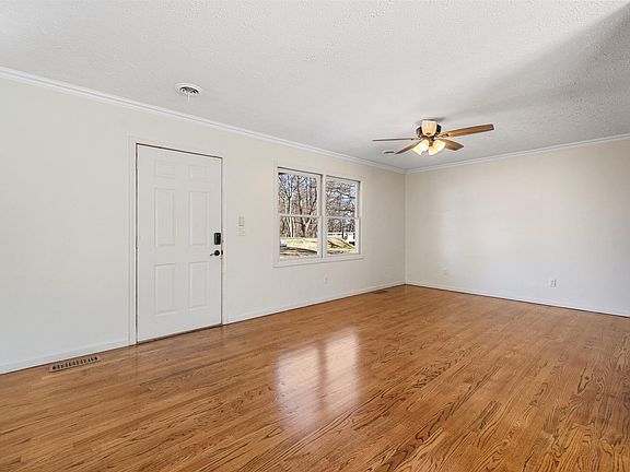 3rd image of 3670 Hardmoney Rd