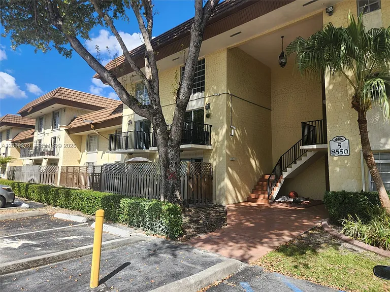 8550 SW 109th Ave #5-207 — Photo 2