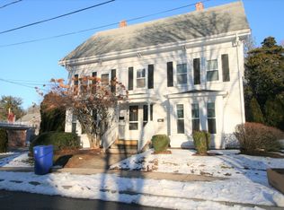 14 Elm Park APT 3, Groveland, MA 01834