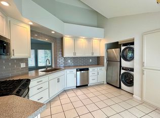 2076 Stonefield Ln, Santa Rosa, CA 95403