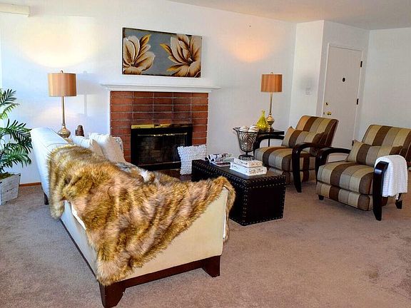 3rd image of 2585 Trenton Dr