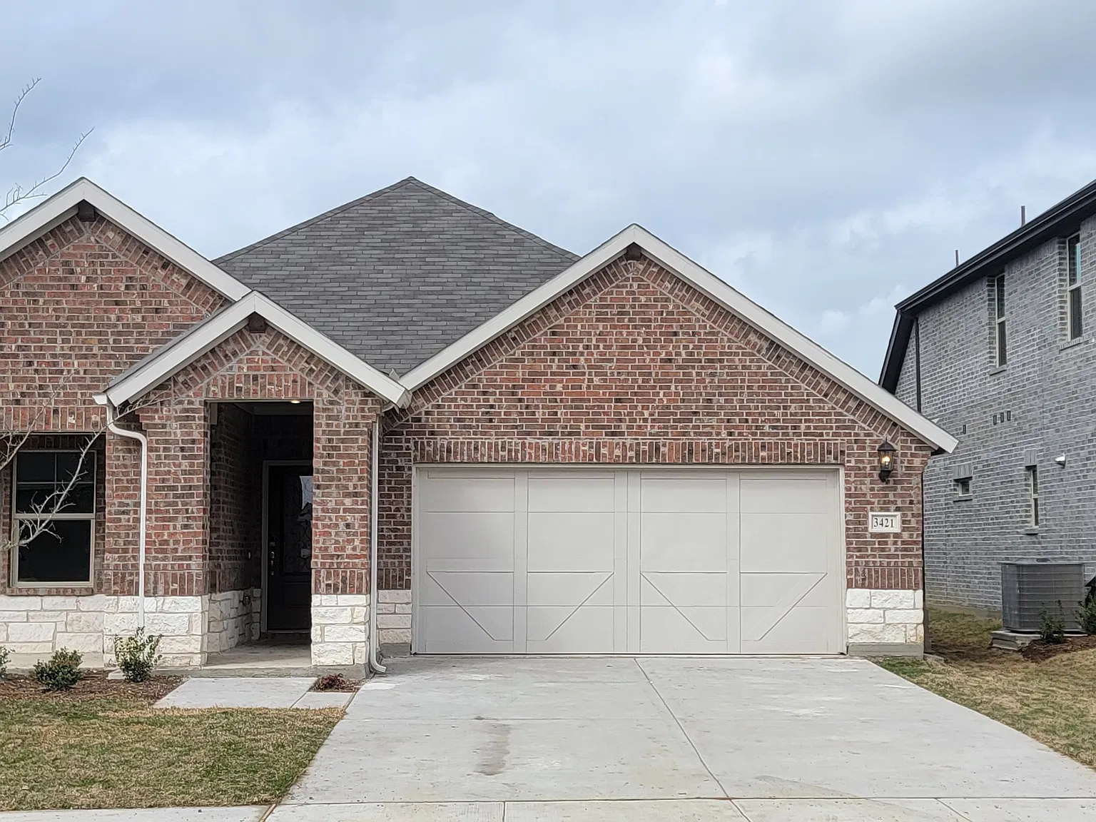 3 bed, 2059 sqft, $2,500 — Photo 1