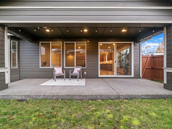 2nd image of 4977 Meriwood Dr NE
