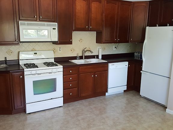 5th image of 5713 N Graceland Dr